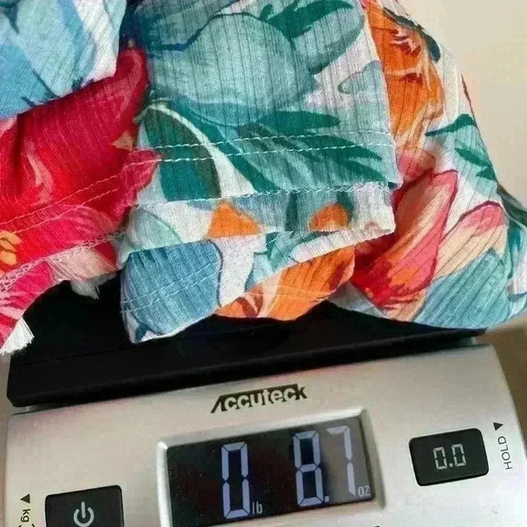 Time and Tru women’s Size Medium Colorful Swimsuit Coverup - Picture 6 of 6